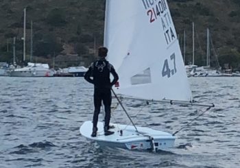 “Limiti” e “Magie” ai tempi del COVID Annullate tutte le regate nel programma CVT di fine anno Non mancano però i risultati: Edoardo Borioni al secondo posto della ranking zonale classe Laser Radial Incantano gli atleti in acqua per gli allenamenti agonistici